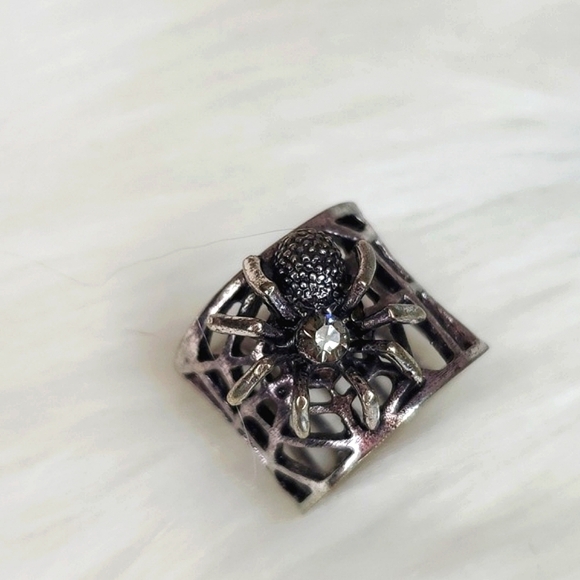 Y2K Rhinestone Hot Topic Jumping Spider Cobweb Web Black Cuff Ring Halloween - Picture 16 of 16